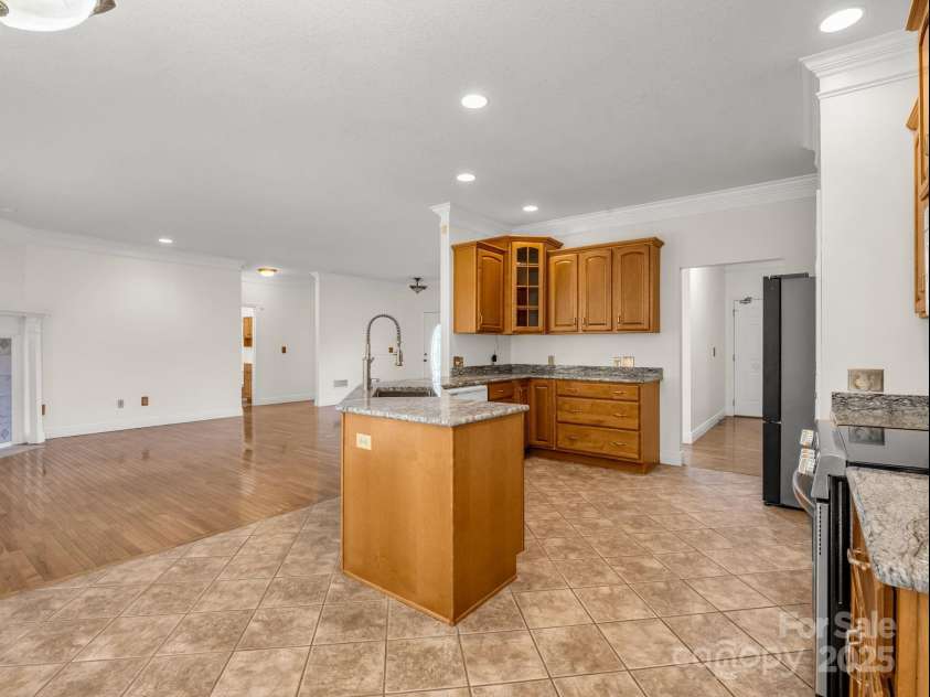 124 Shadow View Drive, Leicester, NC 28748.  MLS# CAR4273794, YatesRealty ID 29136. 