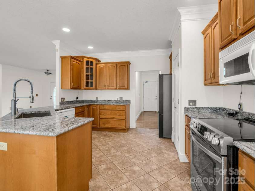 124 Shadow View Drive, Leicester, NC 28748.  MLS# CAR4273794, YatesRealty ID 29136. 