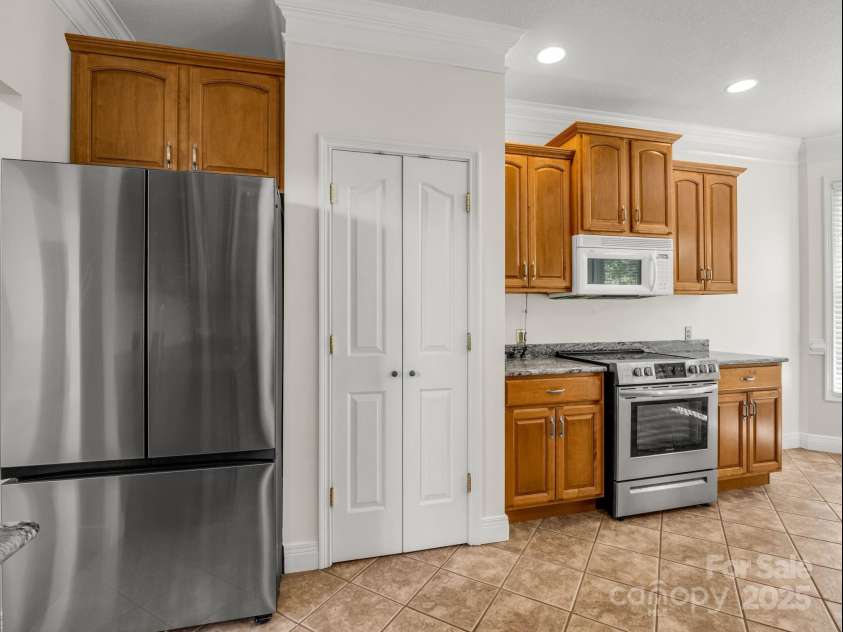 124 Shadow View Drive, Leicester, NC 28748.  MLS# CAR4273794, YatesRealty ID 29136. 