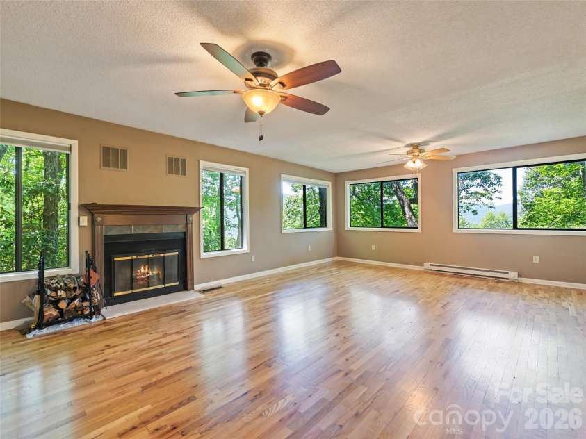 1392 Mount Chalet Road, Canton, NC 28716.  MLS# CAR4331307, YatesRealty ID 29137. 