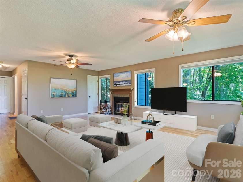 1392 Mount Chalet Road, Canton, NC 28716.  MLS# CAR4331307, YatesRealty ID 29137. 