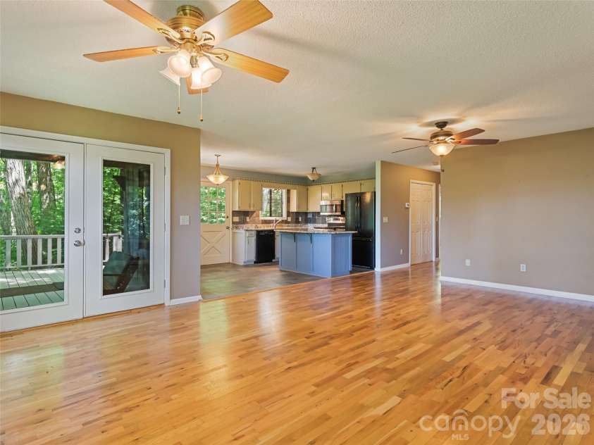 1392 Mount Chalet Road, Canton, NC 28716.  MLS# CAR4331307, YatesRealty ID 29137. 