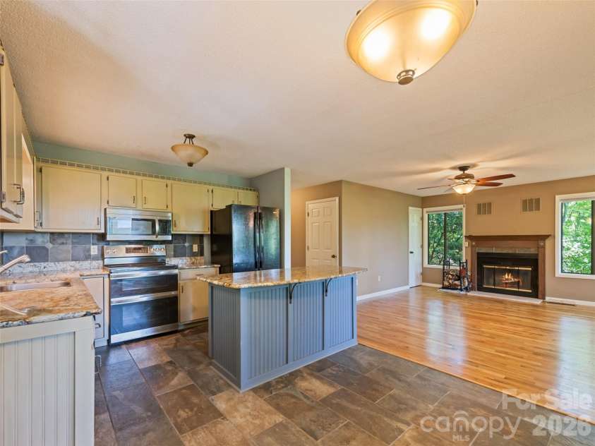 1392 Mount Chalet Road, Canton, NC 28716.  MLS# CAR4331307, YatesRealty ID 29137. 