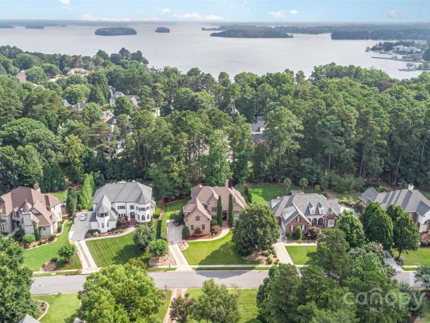 16819 Flying Jib Road, Cornelius, NC 28031.  MLS# CAR4274706, YatesRealty ID 29137. 