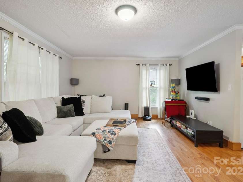 360 Brady Avenue, Newton, NC 28658.  MLS# CAR4270332, YatesRealty ID 29138. 