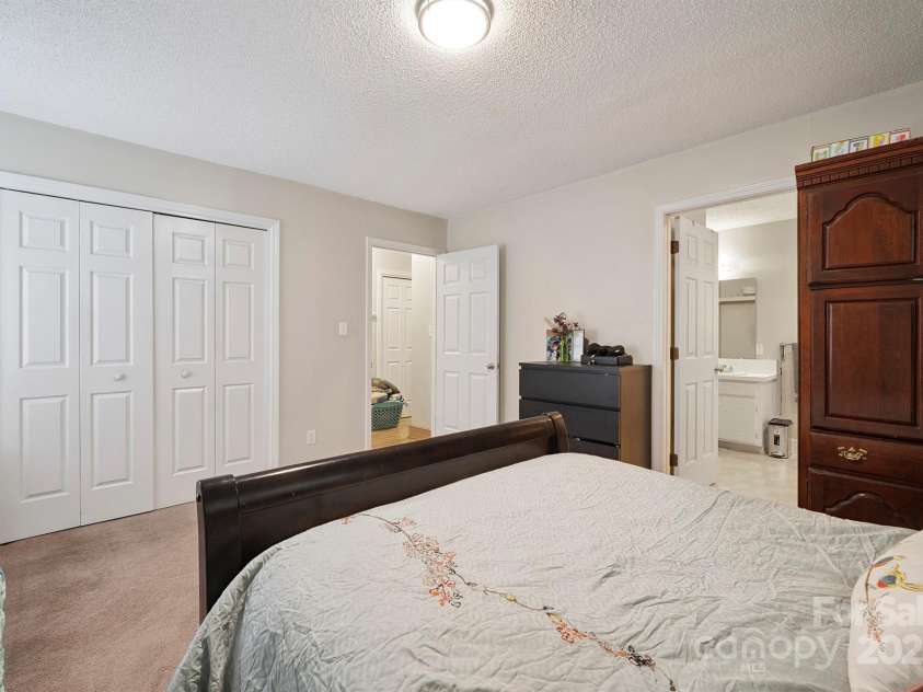 360 Brady Avenue, Newton, NC 28658.  MLS# CAR4270332, YatesRealty ID 29138. 