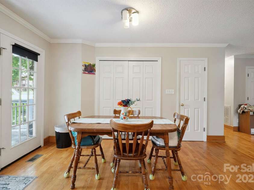 360 Brady Avenue, Newton, NC 28658.  MLS# CAR4270332, YatesRealty ID 29138. 