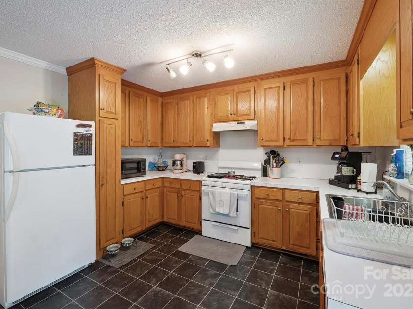 360 Brady Avenue, Newton, NC 28658.  MLS# CAR4270332, YatesRealty ID 29138. 