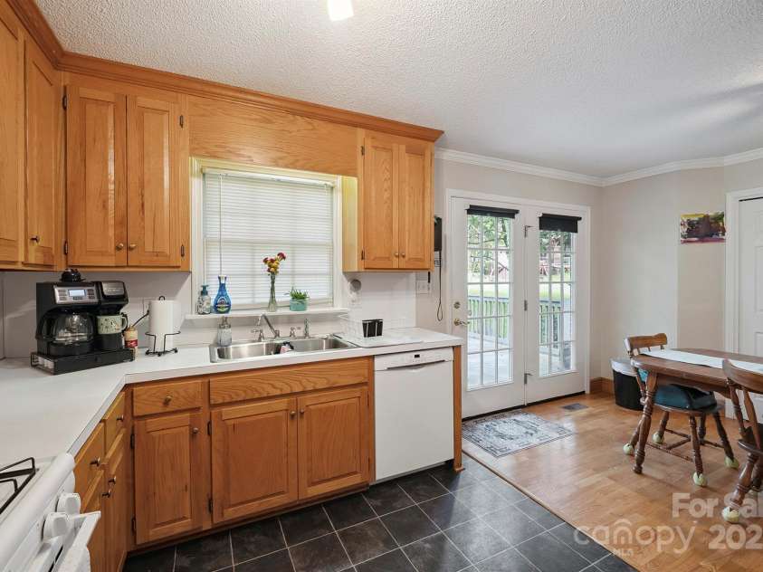 360 Brady Avenue, Newton, NC 28658.  MLS# CAR4270332, YatesRealty ID 29138. 