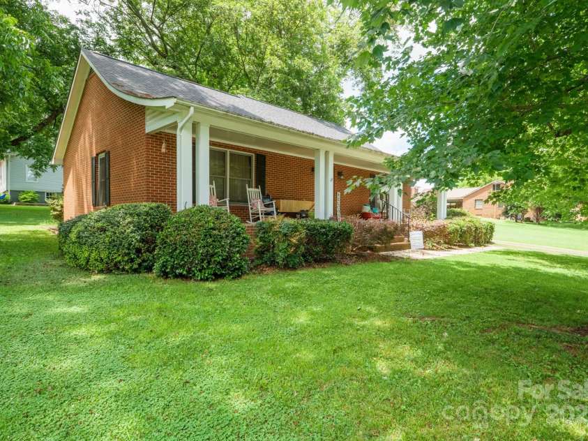 360 Brady Avenue, Newton, NC 28658.  MLS# CAR4270332, YatesRealty ID 29138. 