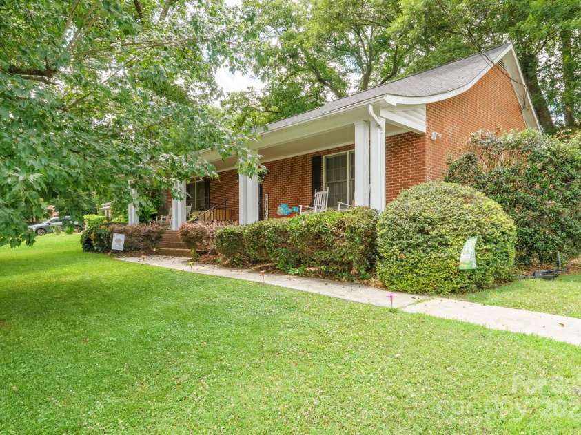 360 Brady Avenue, Newton, NC 28658.  MLS# CAR4270332, YatesRealty ID 29138. 