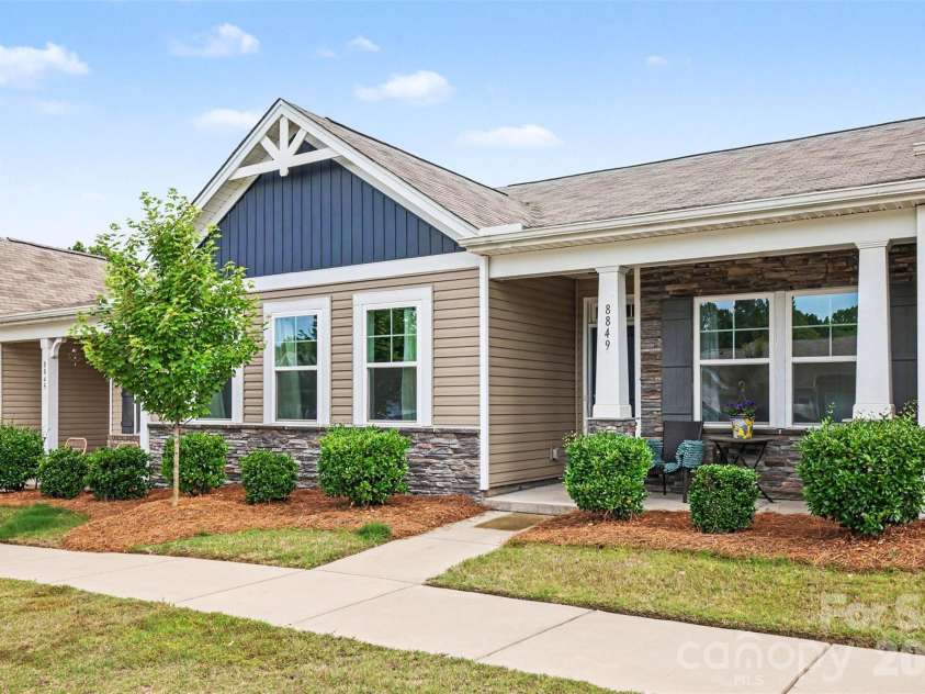 8849 Brakeman Drive, Waxhaw, NC 28173.  MLS# CAR4388690, YatesRealty ID 29138. 