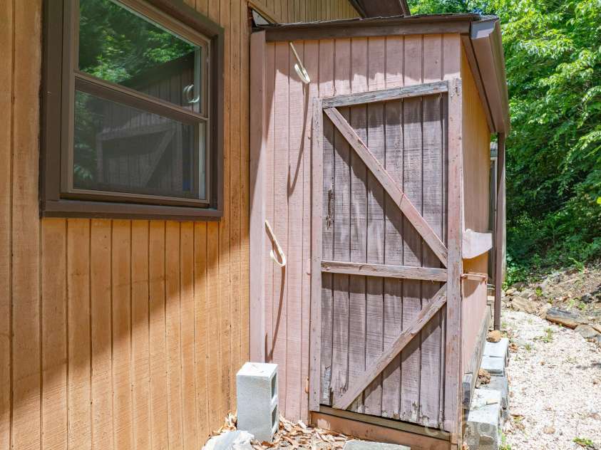 295 Richmond Road, Bakersville, NC 28705.  MLS# CAR4387768, YatesRealty ID 29139. 