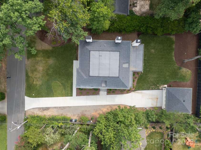 418 Ellsworth Road, Charlotte, NC 28211.  MLS# CAR4276851, YatesRealty ID 29139. Aerial view of property
