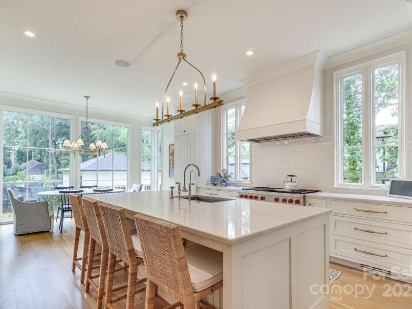 418 Ellsworth Road, Charlotte, NC 28211.  MLS# CAR4276851, YatesRealty ID 29139. Amazing light in this home