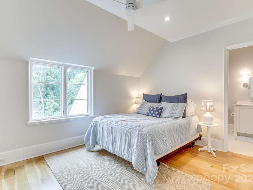 418 Ellsworth Road, Charlotte, NC 28211.  MLS# CAR4276851, YatesRealty ID 29139. Bedroom 5 on third floor