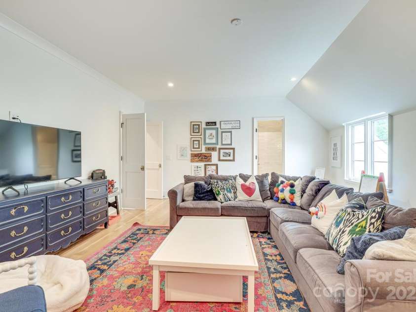 418 Ellsworth Road, Charlotte, NC 28211.  MLS# CAR4276851, YatesRealty ID 29139. Bonus Room on 3rd floor
