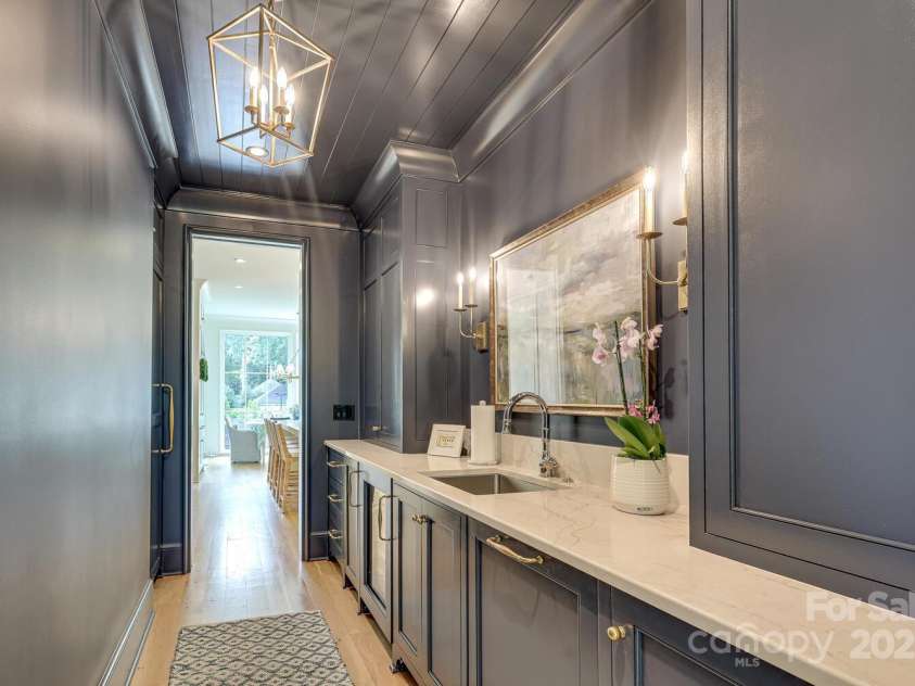418 Ellsworth Road, Charlotte, NC 28211.  MLS# CAR4276851, YatesRealty ID 29139. Lovely wet bar/butlers pantry with wine refrigerator and built in full size second refrigerator, ice maker and second dishwasher