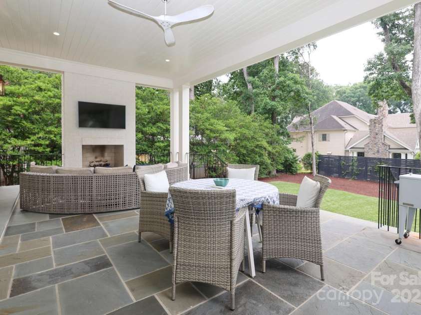 418 Ellsworth Road, Charlotte, NC 28211.  MLS# CAR4276851, YatesRealty ID 29139. Outdoor living at it's finest!