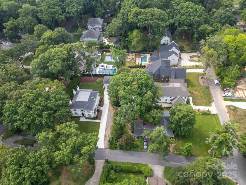 418 Ellsworth Road, Charlotte, NC 28211.  MLS# CAR4276851, YatesRealty ID 29139. Tree filled neighborhood with mixture of new builds and lovingly cared for older traditional homes.