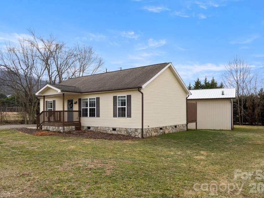 121 James Street, Clyde, NC 28721.  MLS# CAR4340631, YatesRealty ID 2914. 