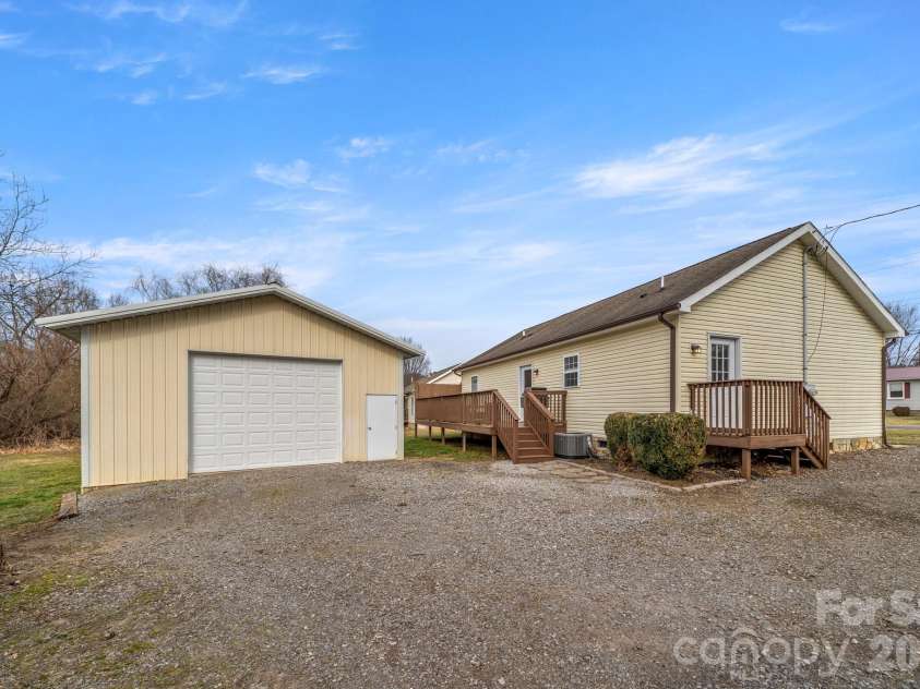 121 James Street, Clyde, NC 28721.  MLS# CAR4340631, YatesRealty ID 2914. 