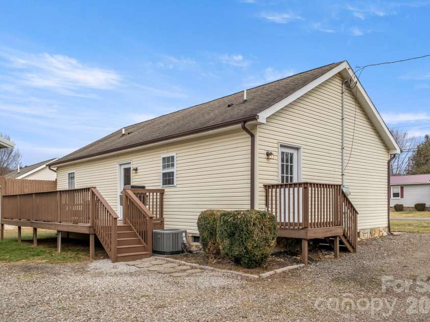 121 James Street, Clyde, NC 28721.  MLS# CAR4340631, YatesRealty ID 2914. 