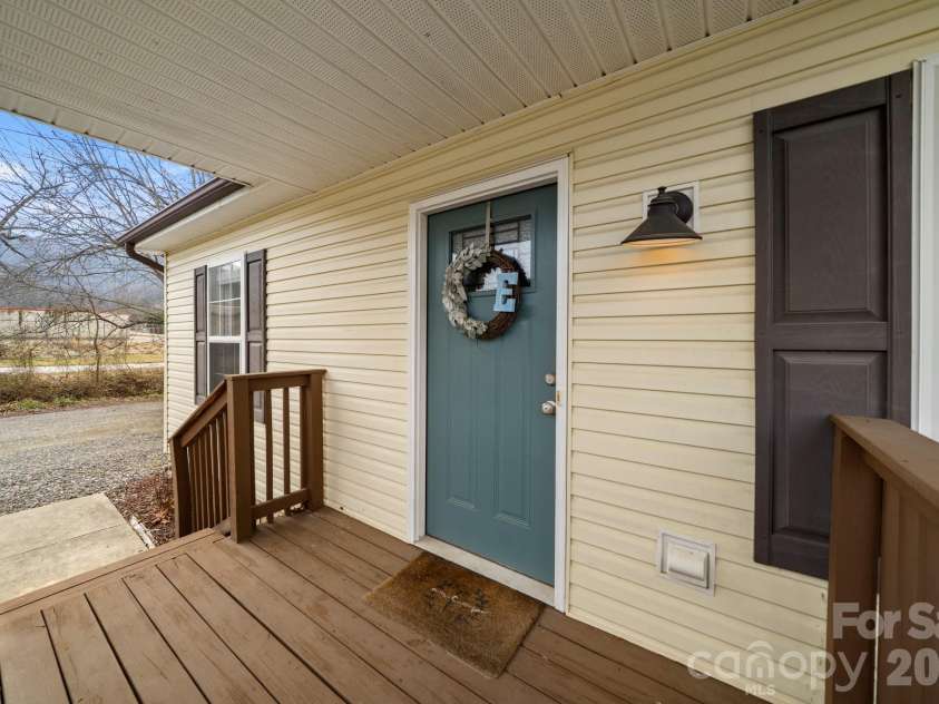 121 James Street, Clyde, NC 28721.  MLS# CAR4340631, YatesRealty ID 2914. 