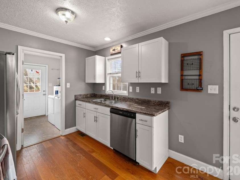 121 James Street, Clyde, NC 28721.  MLS# CAR4340631, YatesRealty ID 2914. 