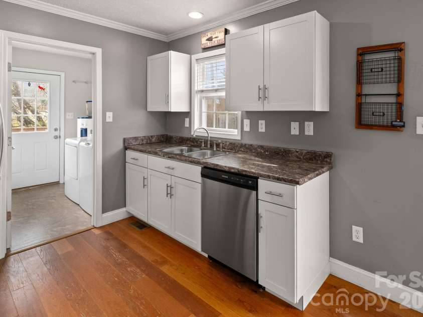 121 James Street, Clyde, NC 28721.  MLS# CAR4340631, YatesRealty ID 2914. 
