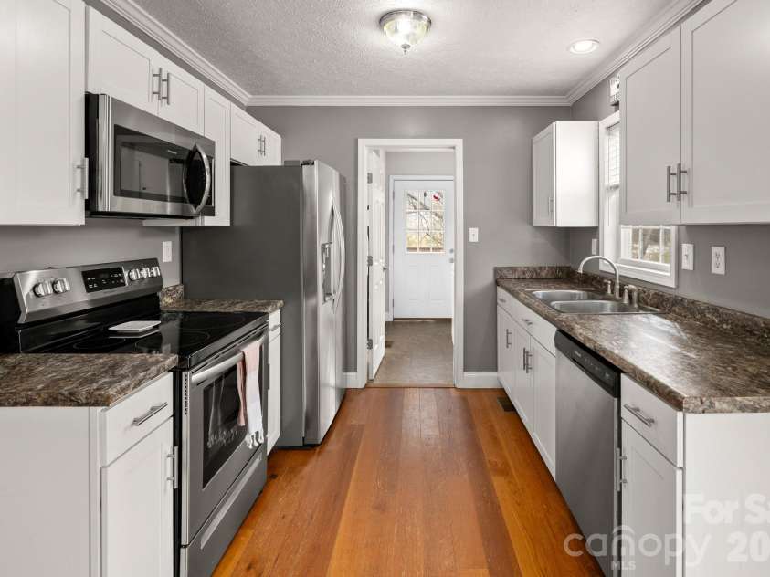 121 James Street, Clyde, NC 28721.  MLS# CAR4340631, YatesRealty ID 2914. 