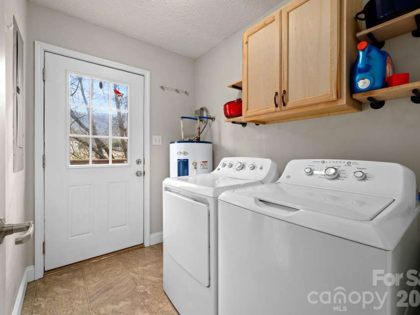 121 James Street, Clyde, NC 28721.  MLS# CAR4340631, YatesRealty ID 2914. 
