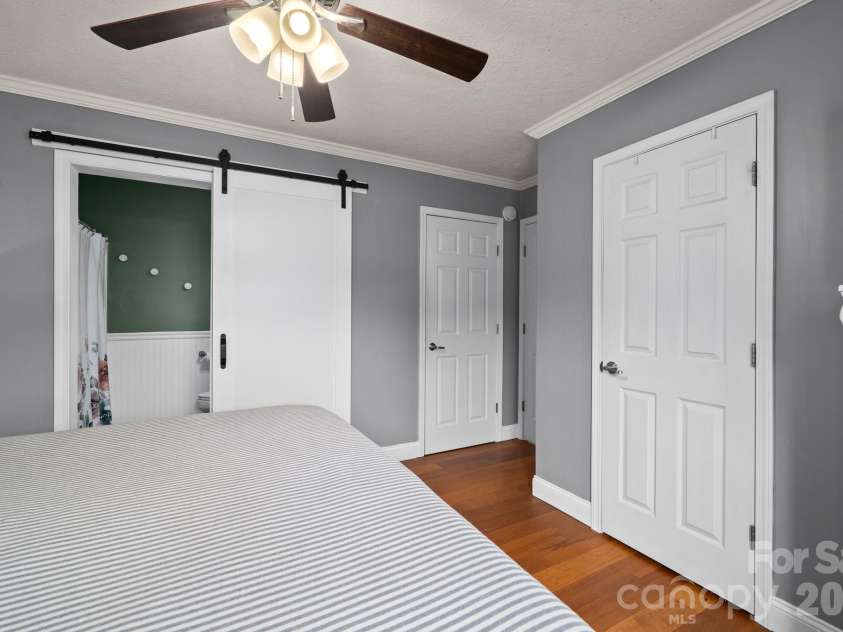 121 James Street, Clyde, NC 28721.  MLS# CAR4340631, YatesRealty ID 2914. 