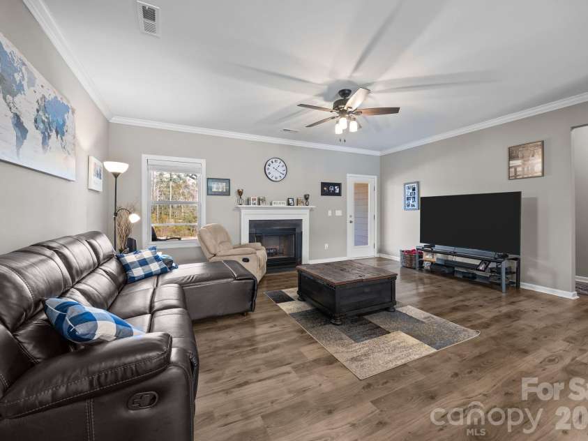 204 Old Harbor Drive, Mount Gilead, NC 27306.  MLS# CAR4335591, YatesRealty ID 2914. Family Room