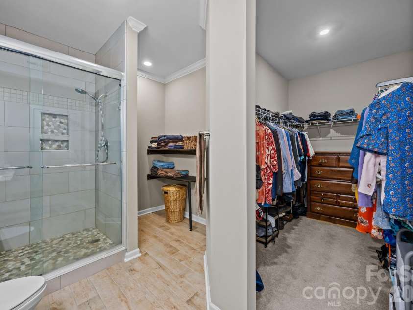 204 Old Harbor Drive, Mount Gilead, NC 27306.  MLS# CAR4335591, YatesRealty ID 2914. Walk In Closet