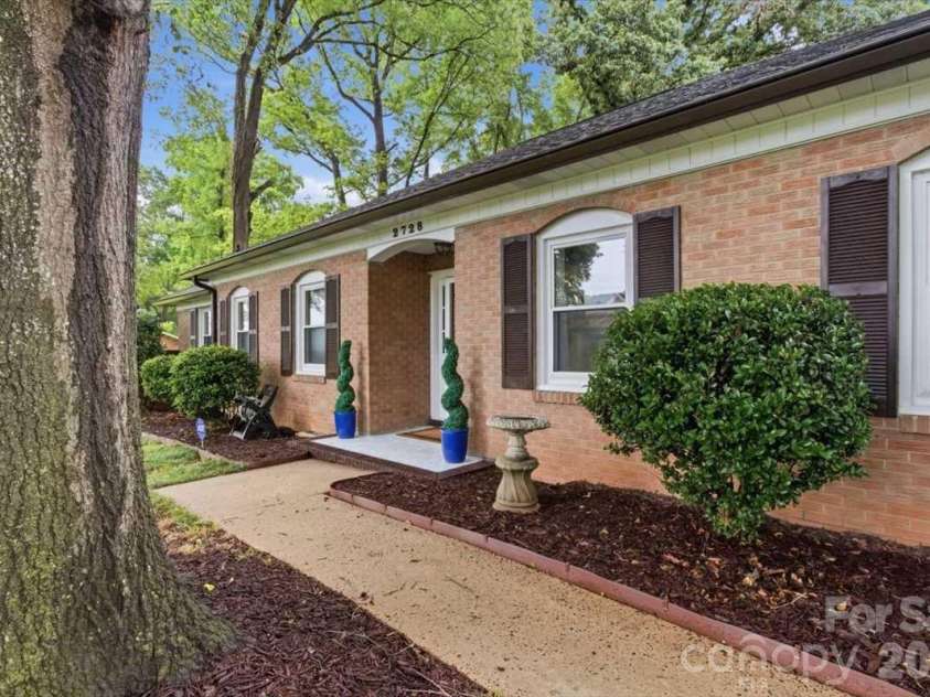 2728 India Hook Road, Rock Hill, SC 29732.  MLS# CAR4386017, YatesRealty ID 29141. 