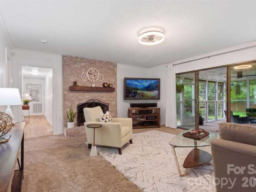 2728 India Hook Road, Rock Hill, SC 29732.  MLS# CAR4386017, YatesRealty ID 29141. 
