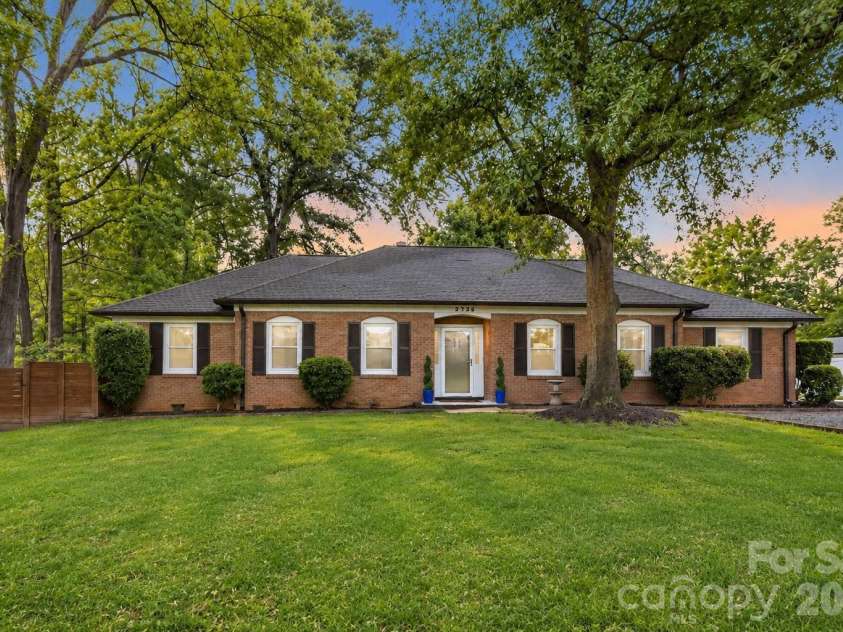 2728 India Hook Road, Rock Hill, SC 29732.  MLS# CAR4386017, YatesRealty ID 29141. 