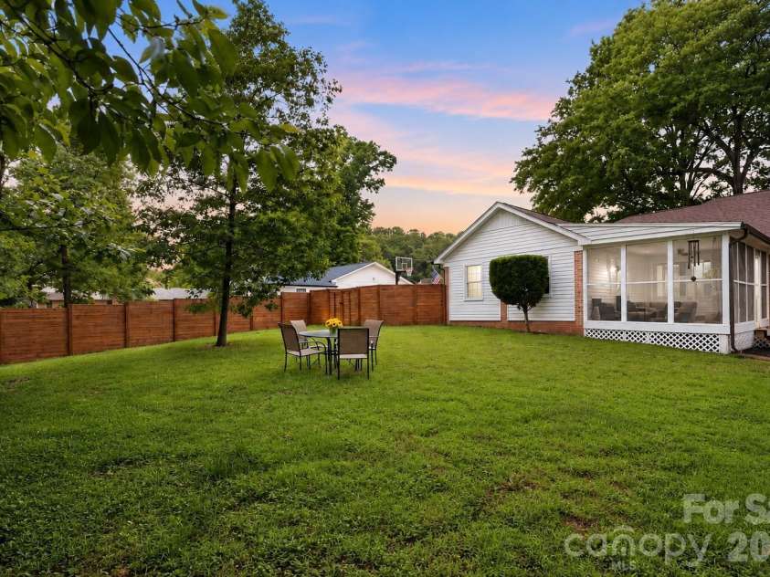 2728 India Hook Road, Rock Hill, SC 29732.  MLS# CAR4386017, YatesRealty ID 29141. 