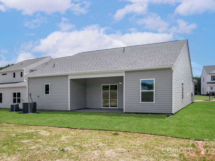 7315 Jerimoth Drive, Charlotte, NC 28215.  MLS# CAR4277477, YatesRealty ID 29141. 