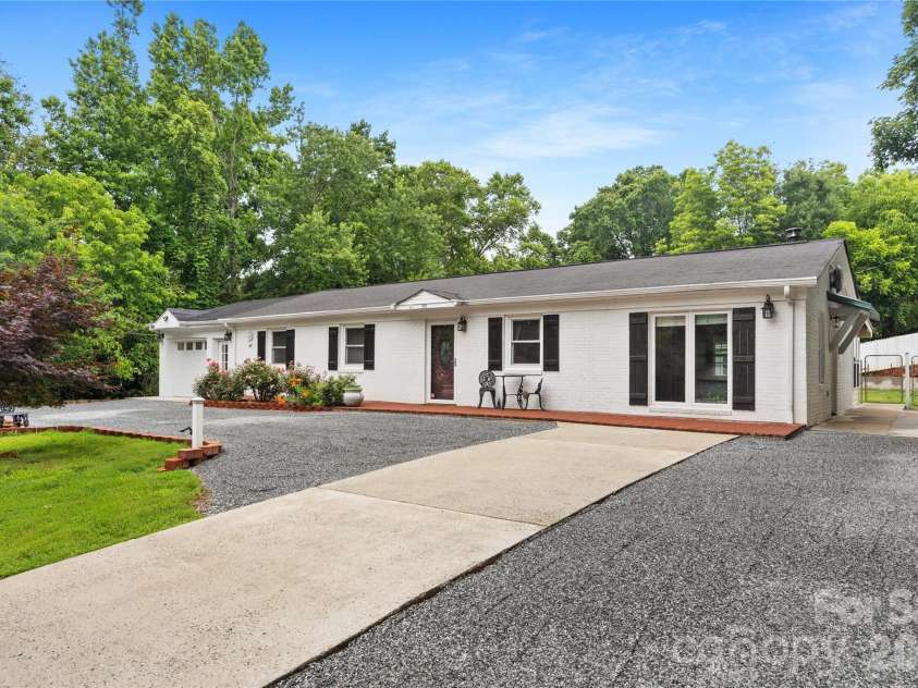 342 West Avenue, Troutman, NC 28166.  MLS# CAR4388126, YatesRealty ID 29142. 