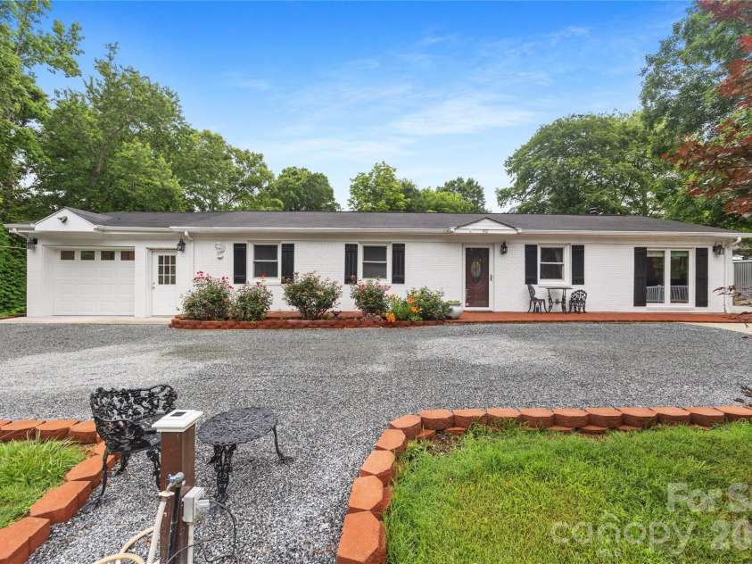 342 West Avenue, Troutman, NC 28166.  MLS# CAR4388126, YatesRealty ID 29142. 