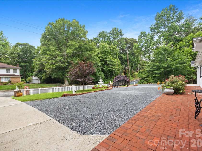 342 West Avenue, Troutman, NC 28166.  MLS# CAR4388126, YatesRealty ID 29142. 