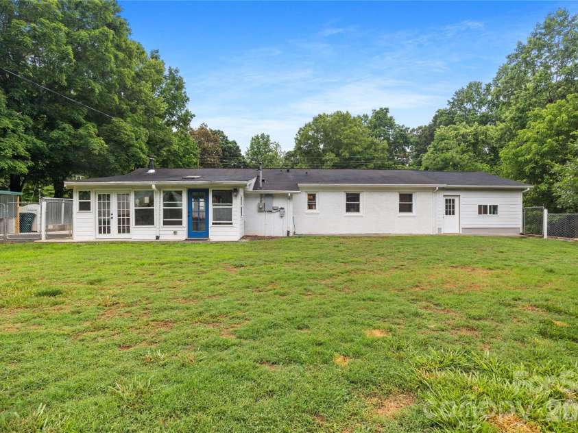 342 West Avenue, Troutman, NC 28166.  MLS# CAR4388126, YatesRealty ID 29142. 
