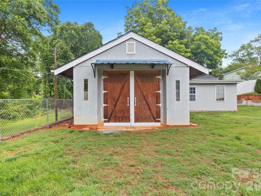 342 West Avenue, Troutman, NC 28166.  MLS# CAR4388126, YatesRealty ID 29142. 