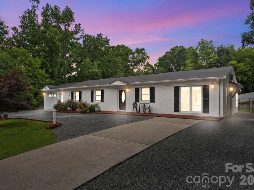 342 West Avenue, Troutman, NC 28166.  MLS# CAR4388126, YatesRealty ID 29142. 
