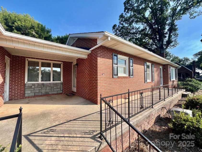 61 Stony Point School Road, Stony Point, NC 28678.  MLS# CAR4287244, YatesRealty ID 29144. 