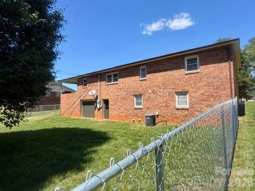 620 Central Street, Hudson, NC 28638.  MLS# CAR4387172, YatesRealty ID 29144. 