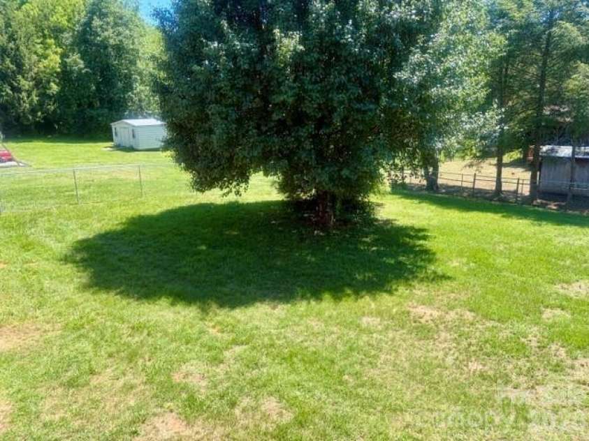 620 Central Street, Hudson, NC 28638.  MLS# CAR4387172, YatesRealty ID 29144. 