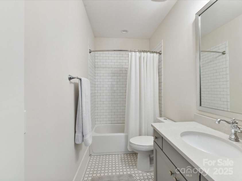 6531 Hazelton Drive, Charlotte, NC 28210.  MLS# CAR4273867, YatesRealty ID 29145. 